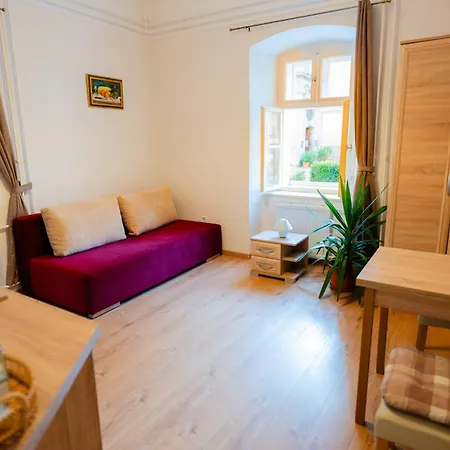 Carlone House Eger