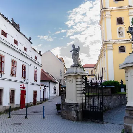 Carlone House Eger
