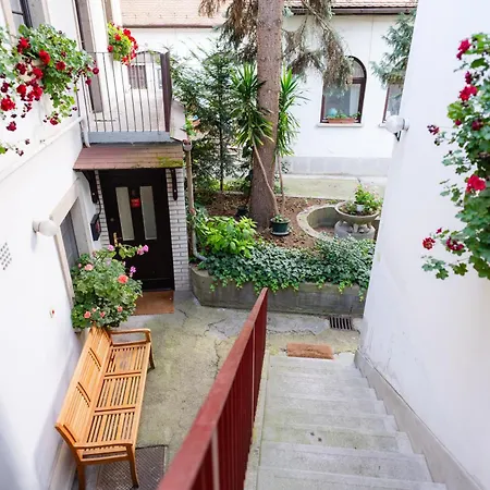 Ubytování v soukromí Carlone House *