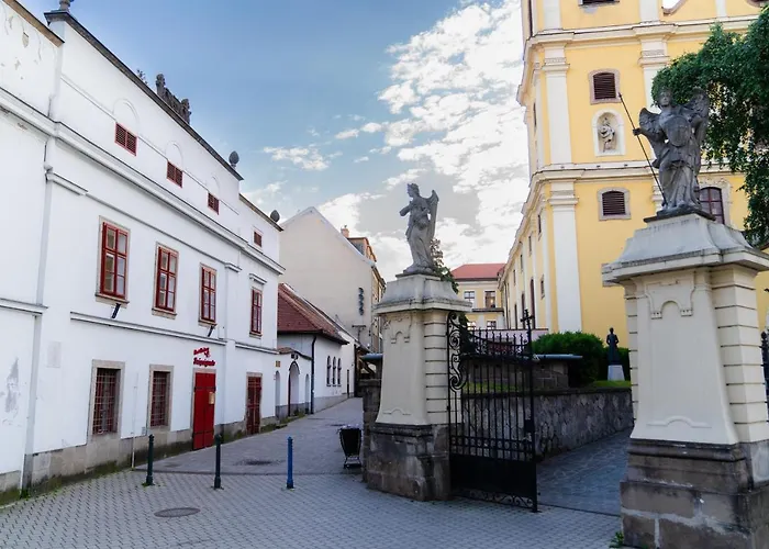 Carlone House Eger