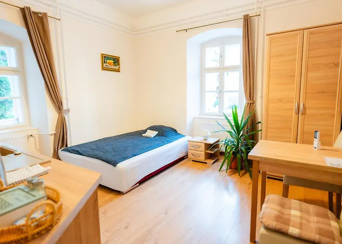 Carlone House * Eger